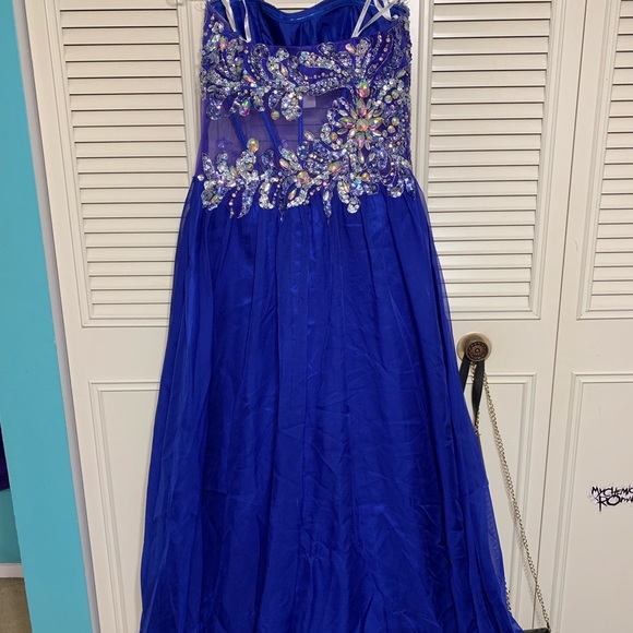 Prom dress :) - Picture 4 of 5